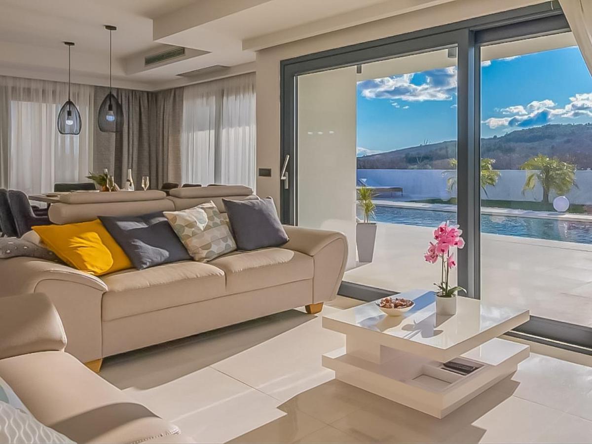 Villa Milly Vrh  Luaran gambar